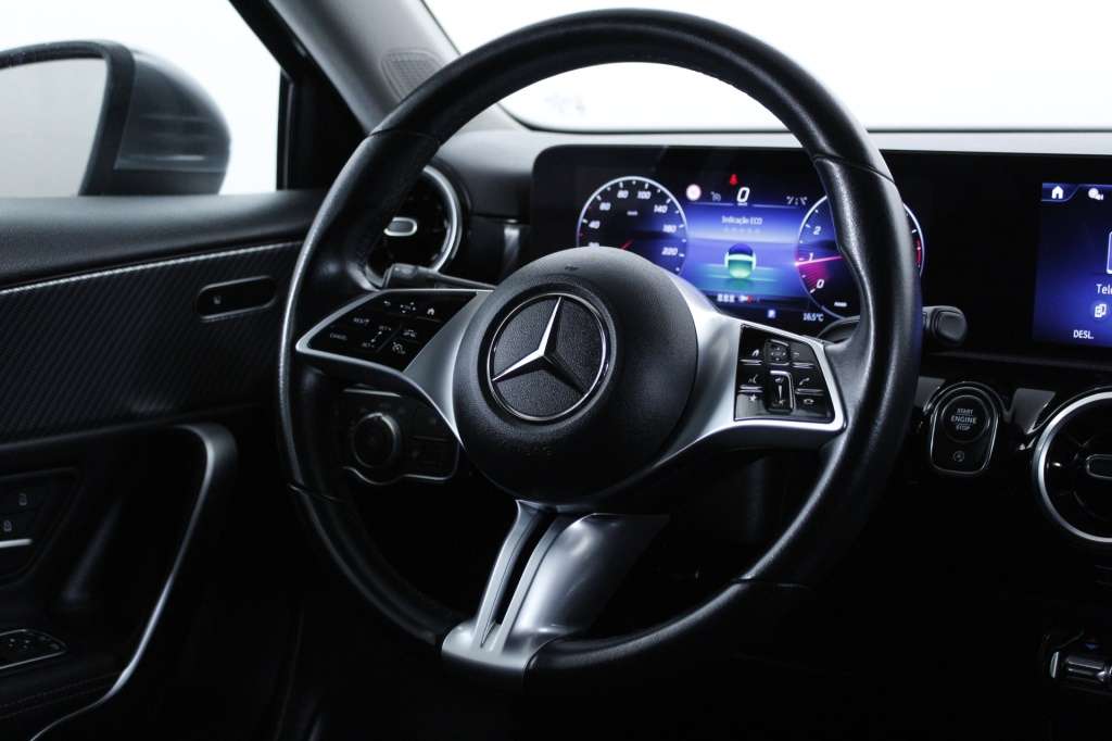 mercedes-benz-classe-a-2024-hibrido-1332cc