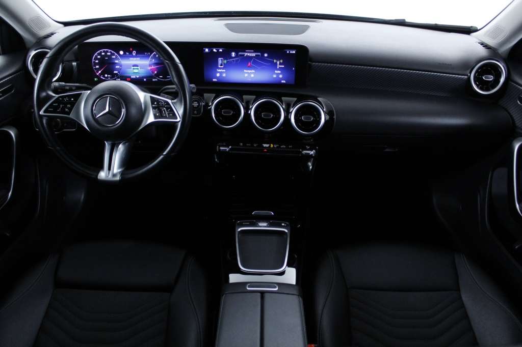 mercedes-benz-classe-a-2024-hibrido-1332cc