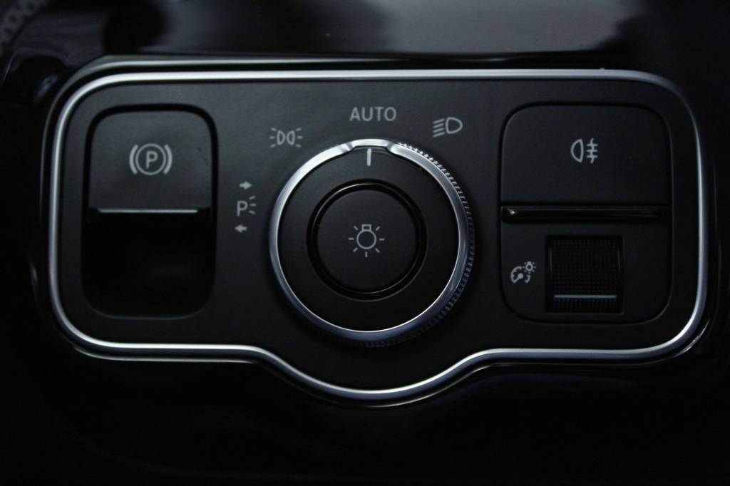 mercedes-benz-classe-a-2024-hibrido-1332cc