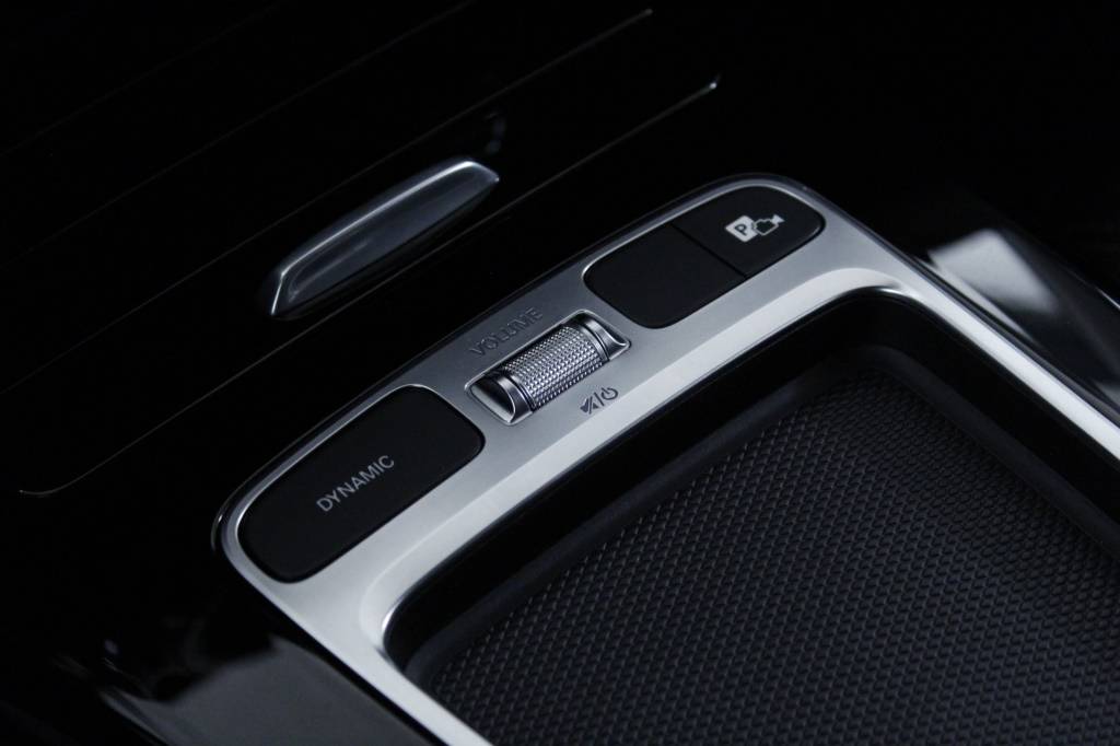 mercedes-benz-classe-a-2024-hibrido-1332cc