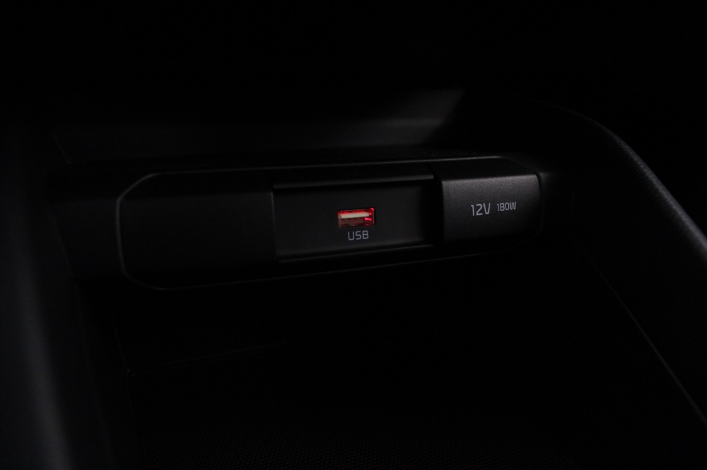 kia-stonic-2024-gasolina-1197cc