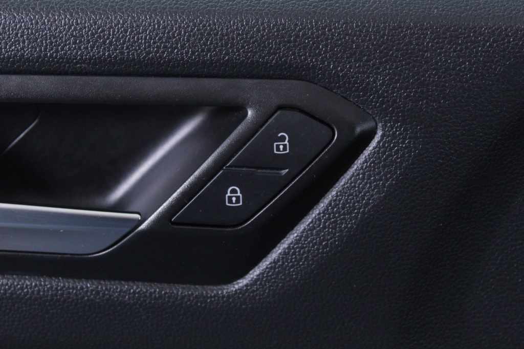 volkswagen-t-roc-2024-gasolina-999cc