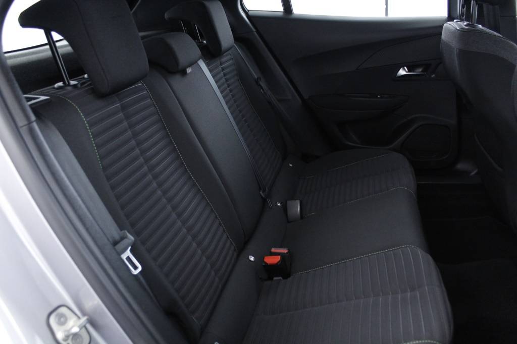 peugeot-2008-2024-gasolina-1199cc