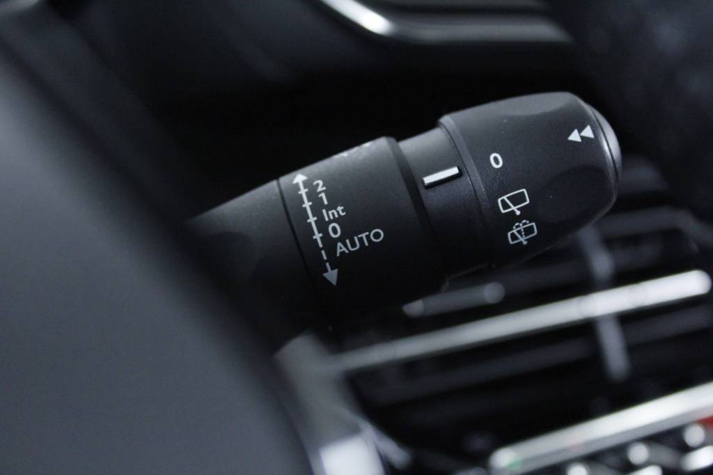 peugeot-2008-2024-gasolina-1199cc