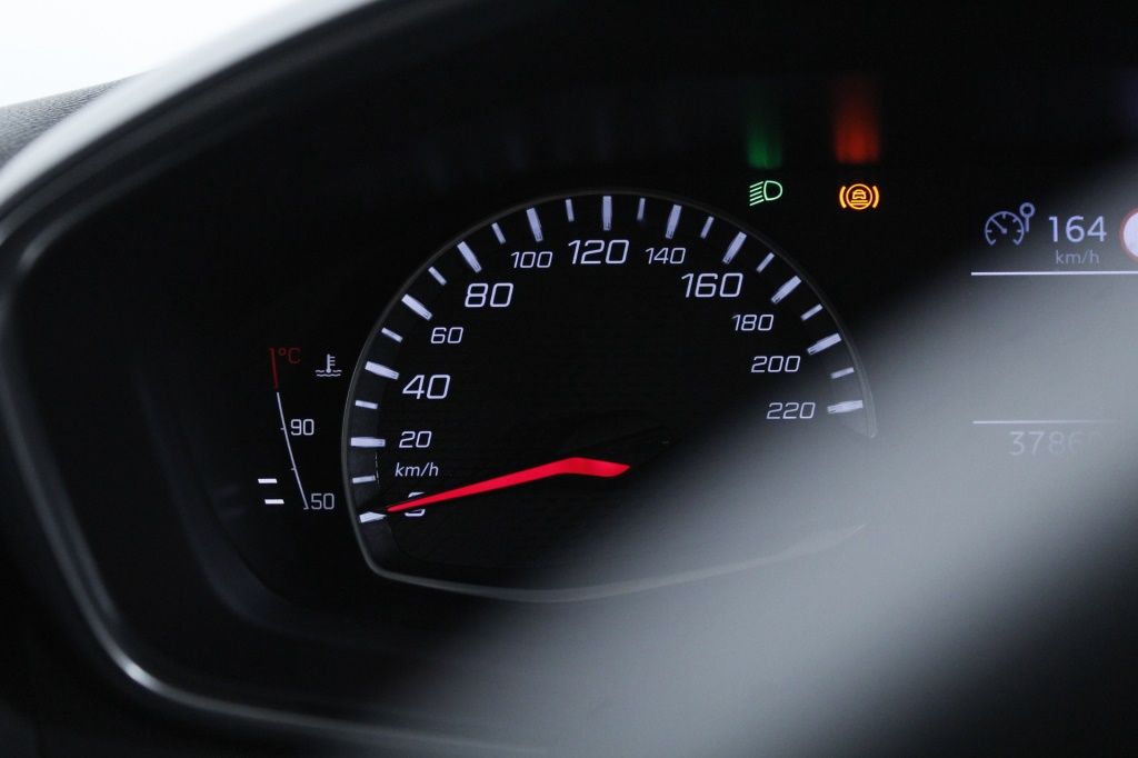 peugeot-2008-2024-gasolina-1199cc