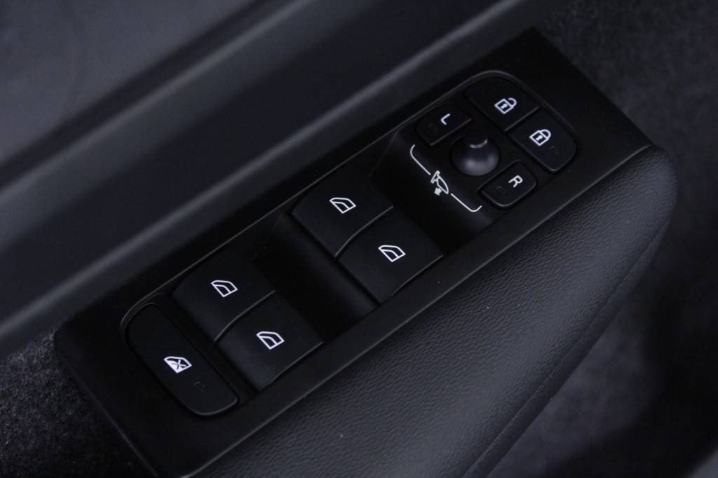 volvo-xc40-2022-gasolina-1477cc