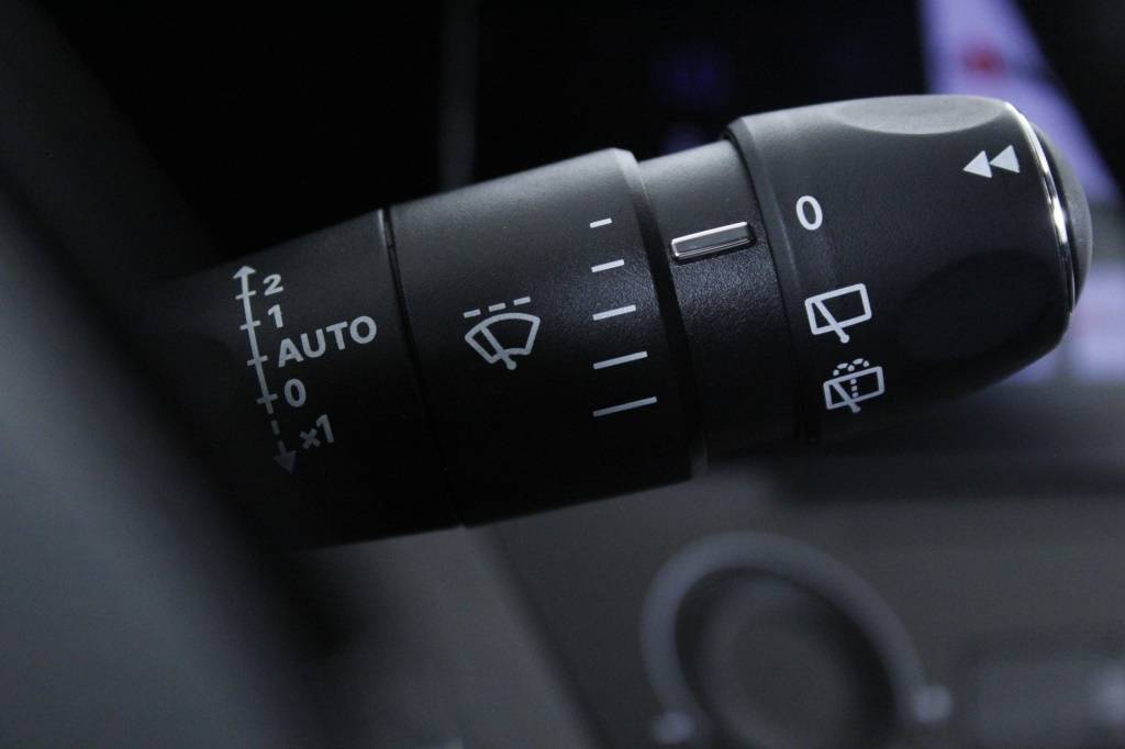 peugeot-308-sw-2025-hibrido-1199cc