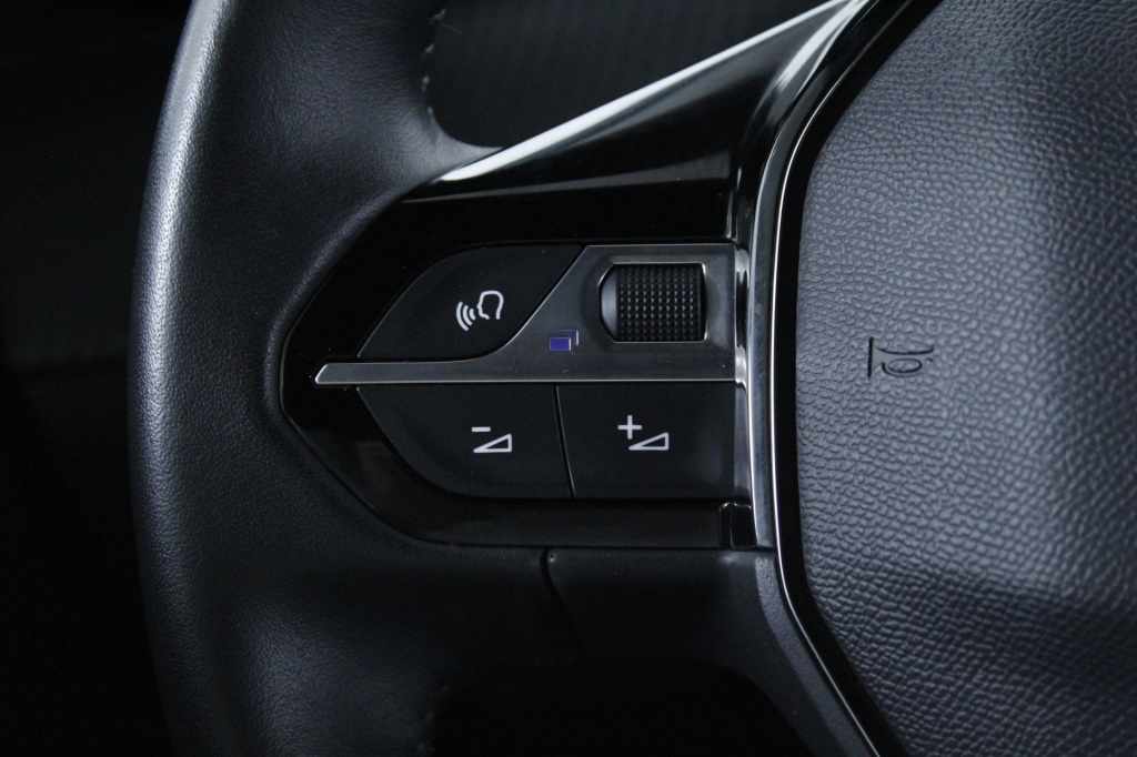 peugeot-2008-2024-gasolina-1199cc