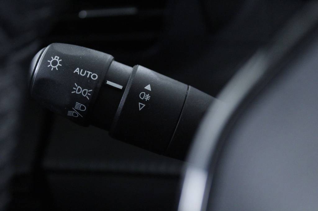 peugeot-2008-2024-gasolina-1199cc