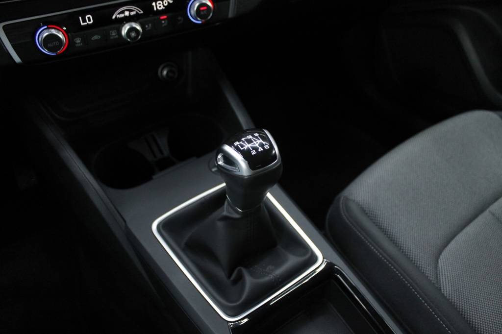 audi-q2-2025-gasolina-999cc