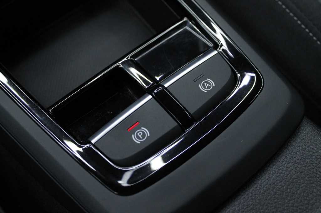 audi-q2-2025-gasolina-999cc