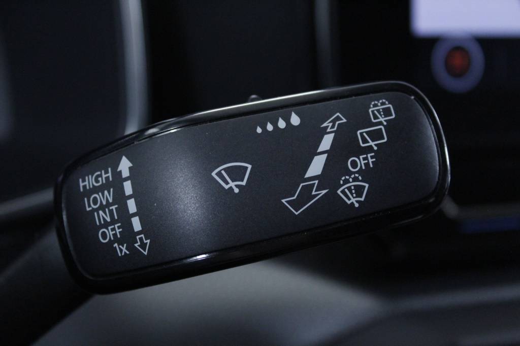 seat-leon-st-2024-gasolina-999cc