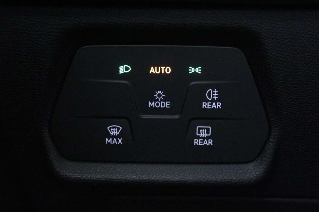 seat-leon-st-2024-gasolina-999cc