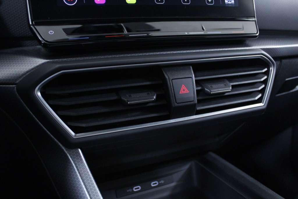 seat-leon-st-2024-gasolina-999cc