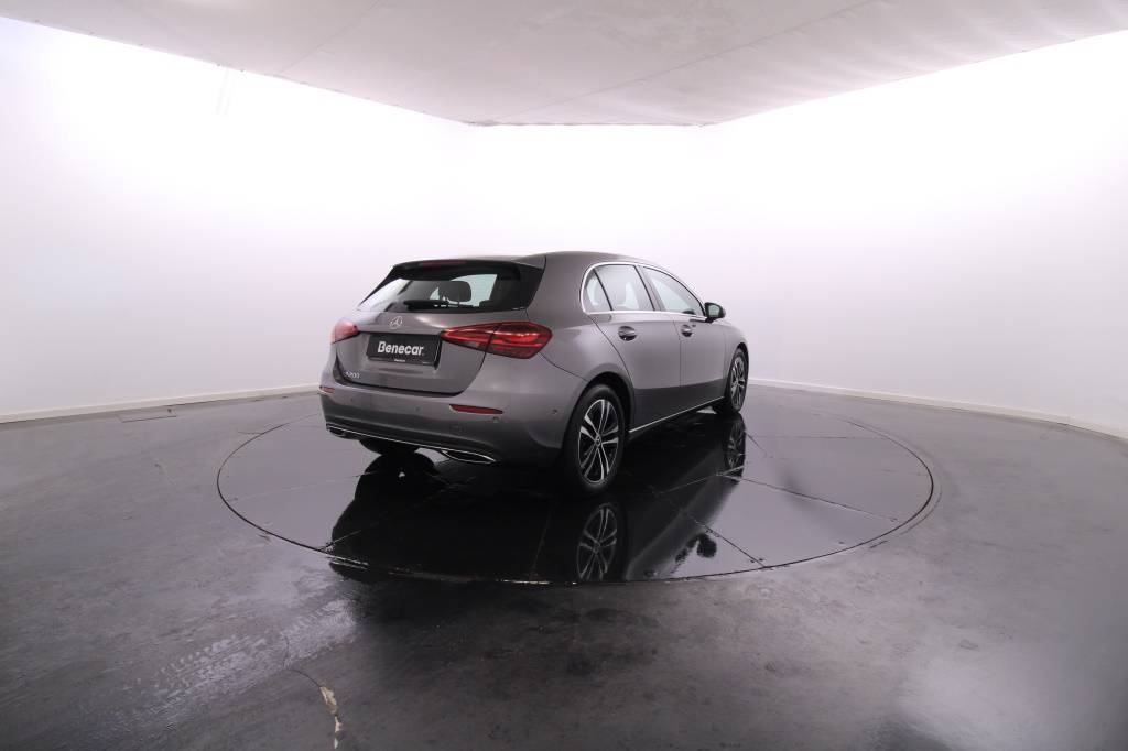 mercedes-benz-classe-a-2024-hibrido-1332cc