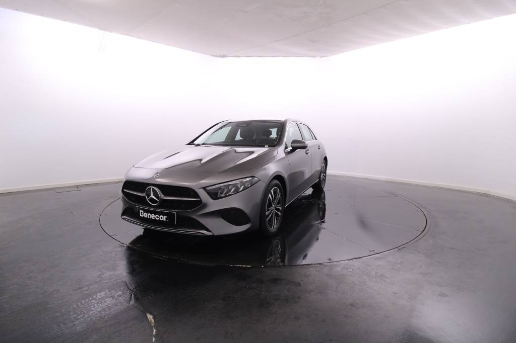 mercedes-benz-classe-a-2024-hibrido-1332cc