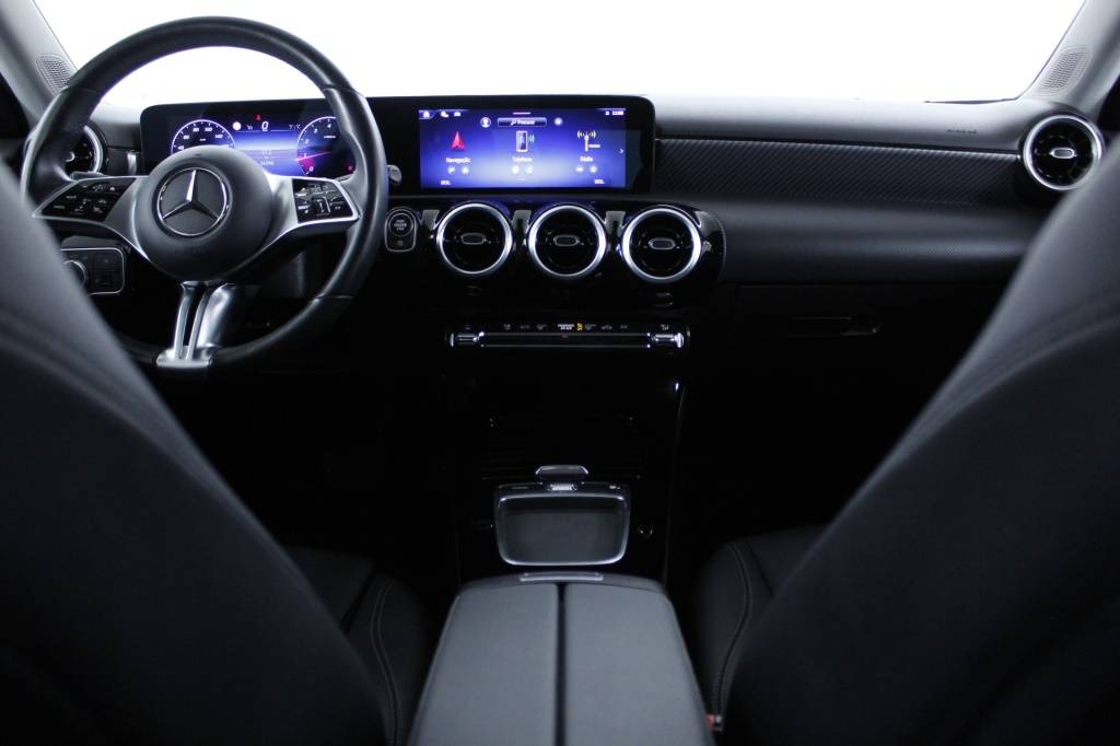 mercedes-benz-classe-a-2024-hibrido-1332cc