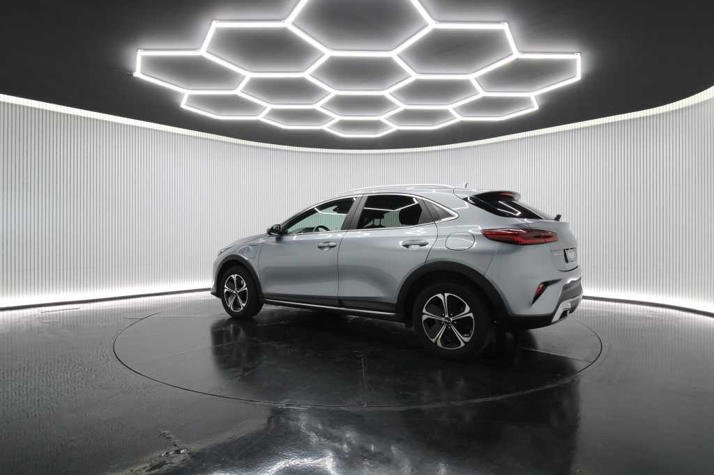 kia-xceed-2022-hibrido-1580cc