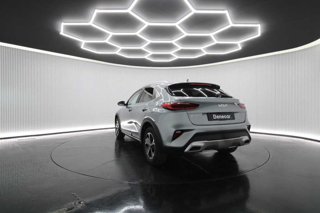 kia-xceed-2022-hibrido-1580cc