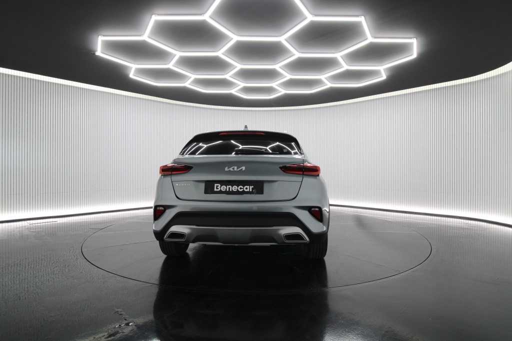 kia-xceed-2022-hibrido-1580cc