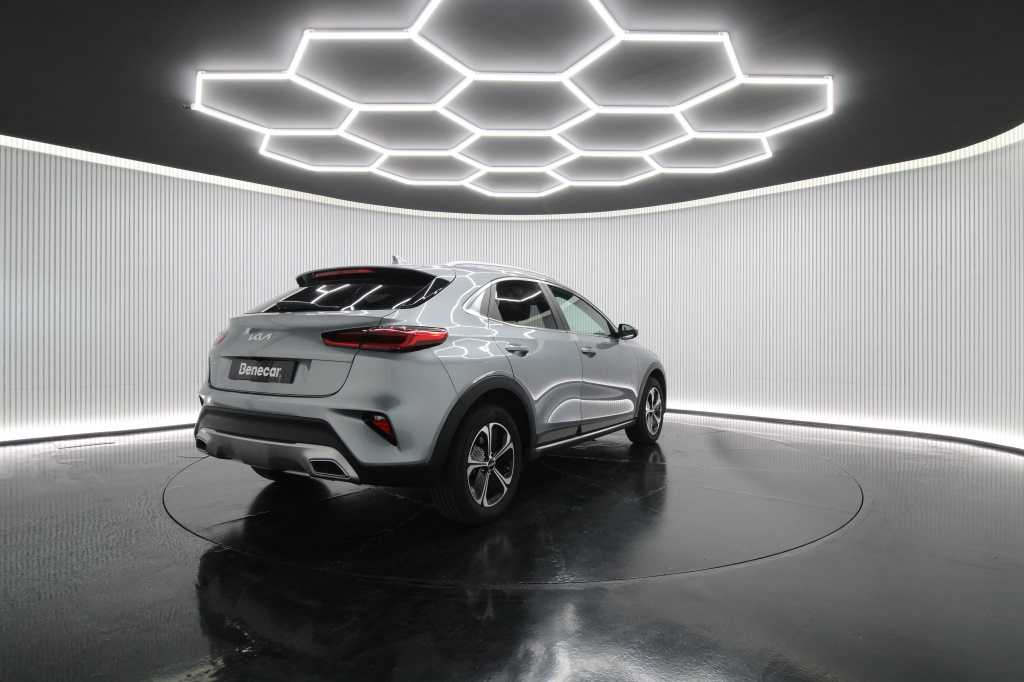 kia-xceed-2022-hibrido-1580cc