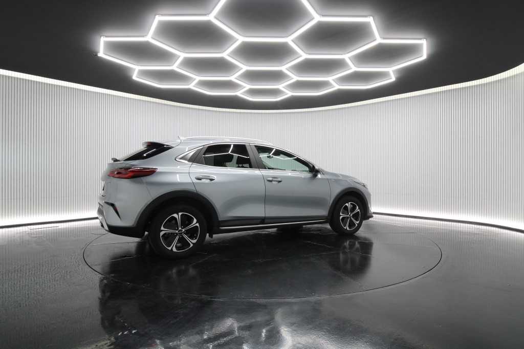 kia-xceed-2022-hibrido-1580cc