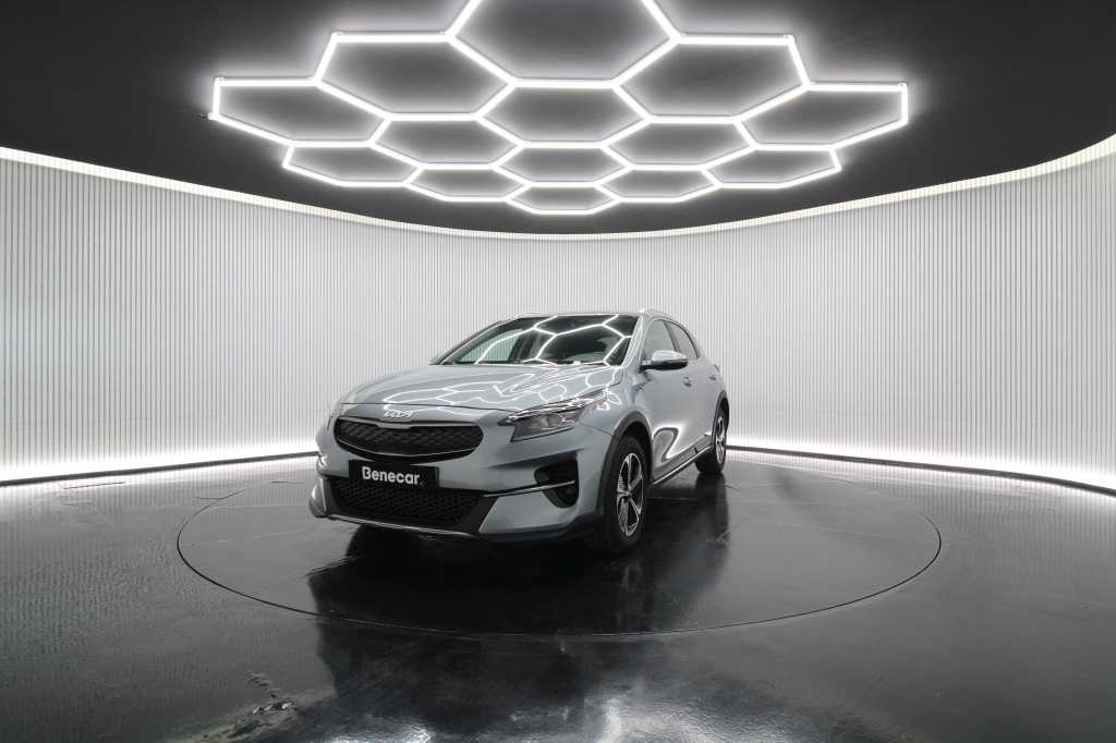 kia-xceed-2022-hibrido-1580cc