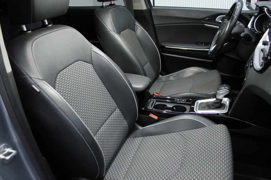 kia-xceed-2022-hibrido-1580cc
