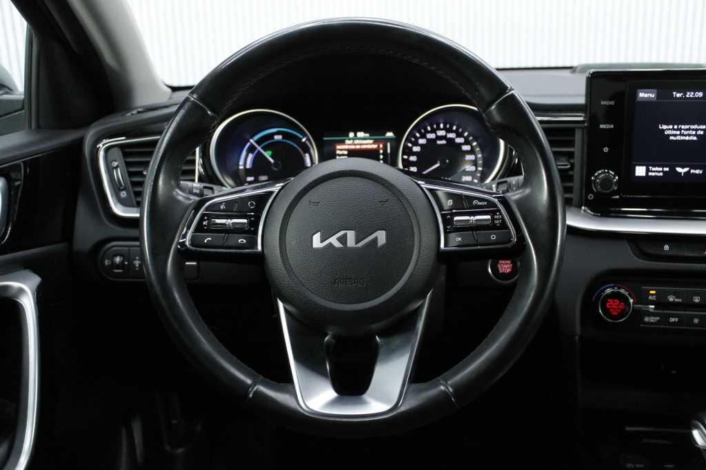kia-xceed-2022-hibrido-1580cc