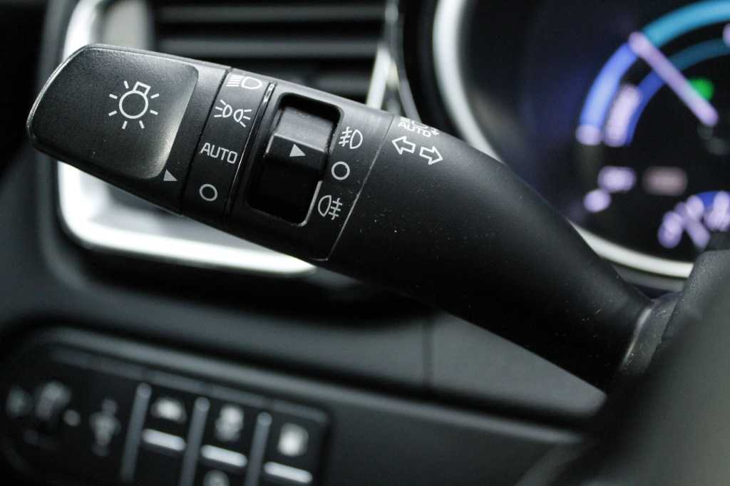 kia-xceed-2022-hibrido-1580cc