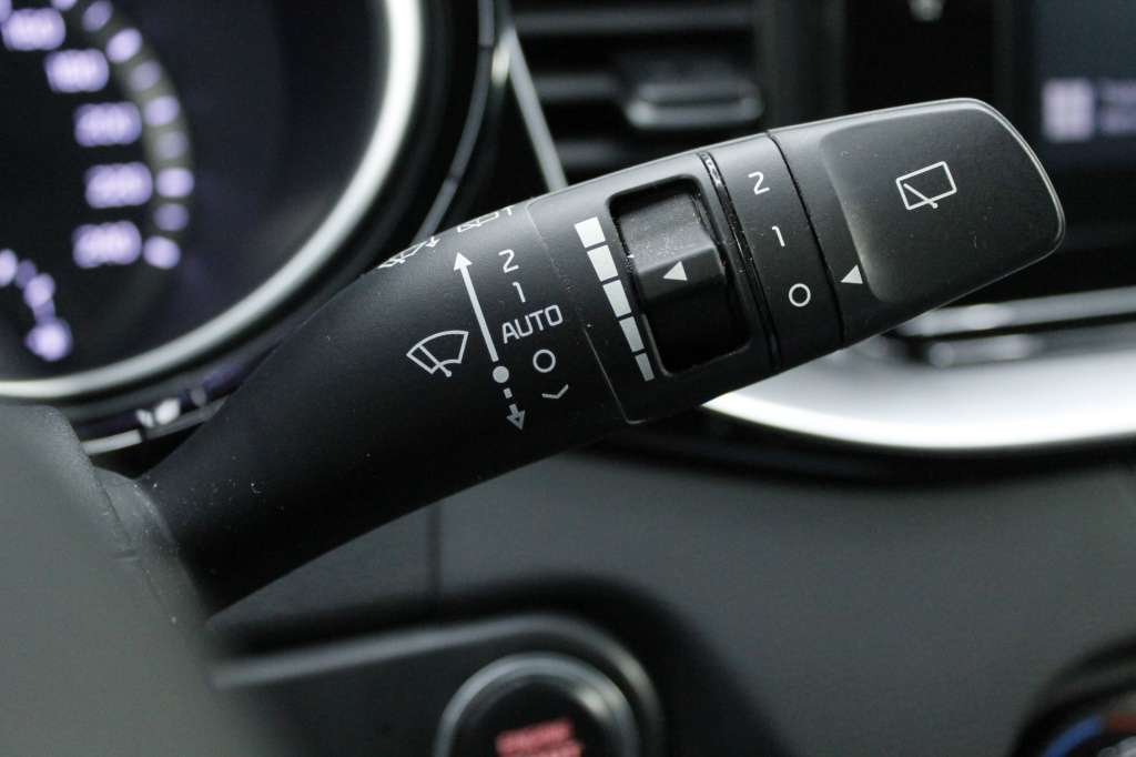 kia-xceed-2022-hibrido-1580cc