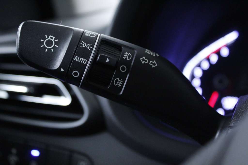 hyundai-i30-2023-gasolina-998cc
