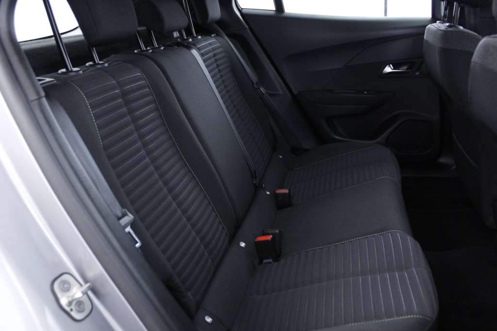 peugeot-2008-2024-gasolina-1199cc