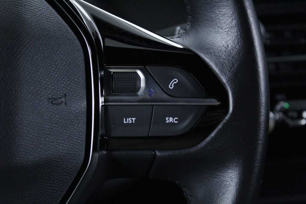 peugeot-2008-2024-gasolina-1199cc
