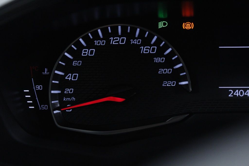 peugeot-2008-2024-gasolina-1199cc
