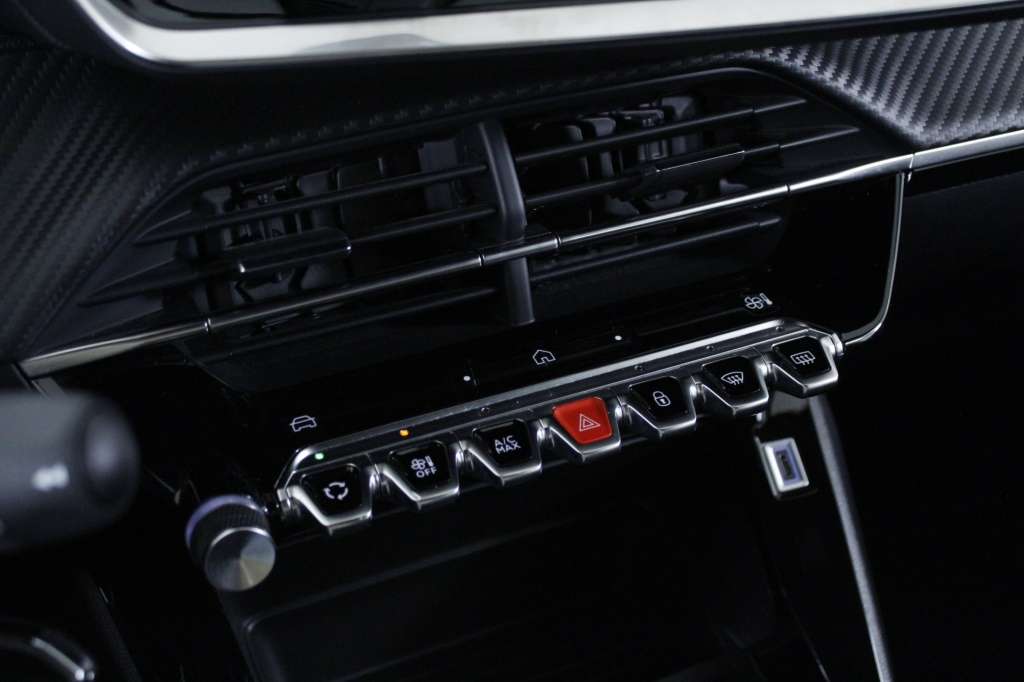 peugeot-2008-2024-gasolina-1199cc