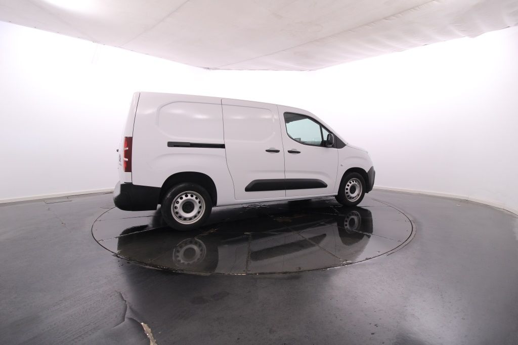 citroen-berlingo-2024-diesel-1499cc