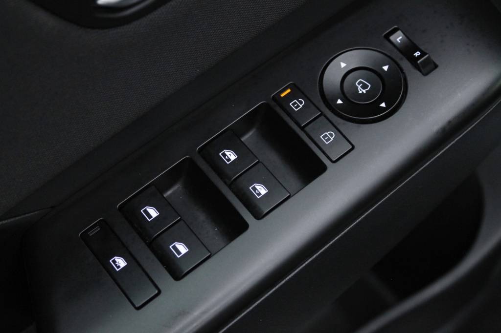 hyundai-kauai-2025-gasolina-998cc