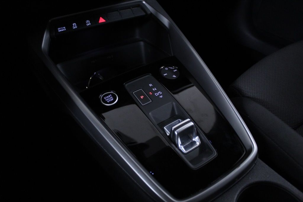 audi-a3-sportback-2024-hibrido-999cc