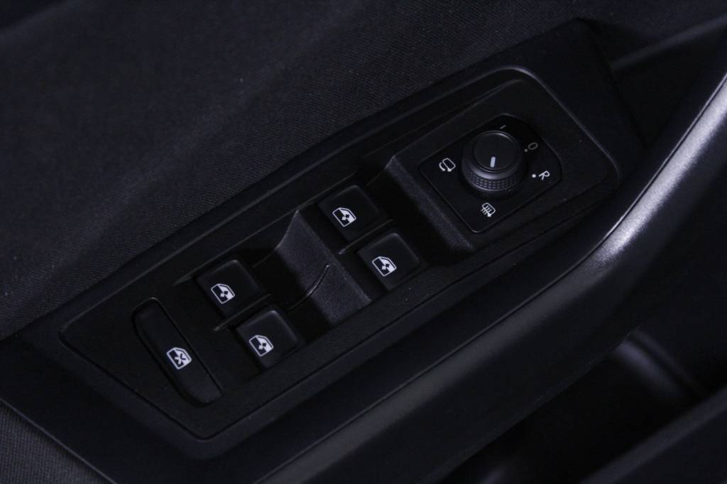 volkswagen-t-roc-2024-gasolina-999cc