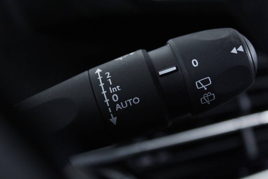 peugeot-2008-2024-gasolina-1199cc