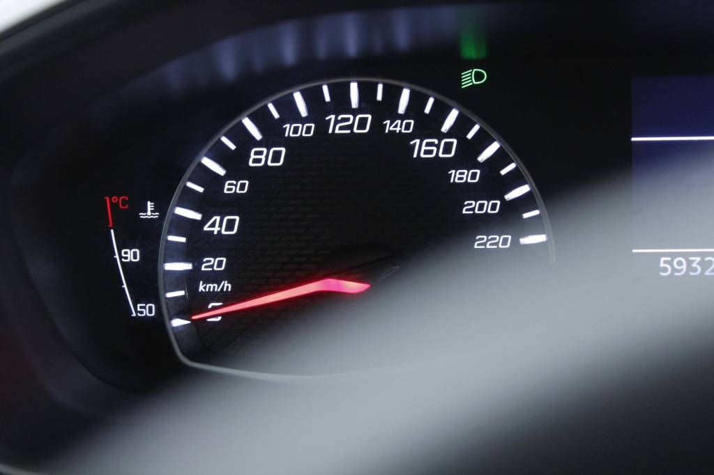 peugeot-2008-2024-gasolina-1199cc