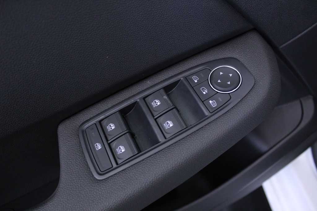 mitsubishi-colt-2024-gasolina-999cc