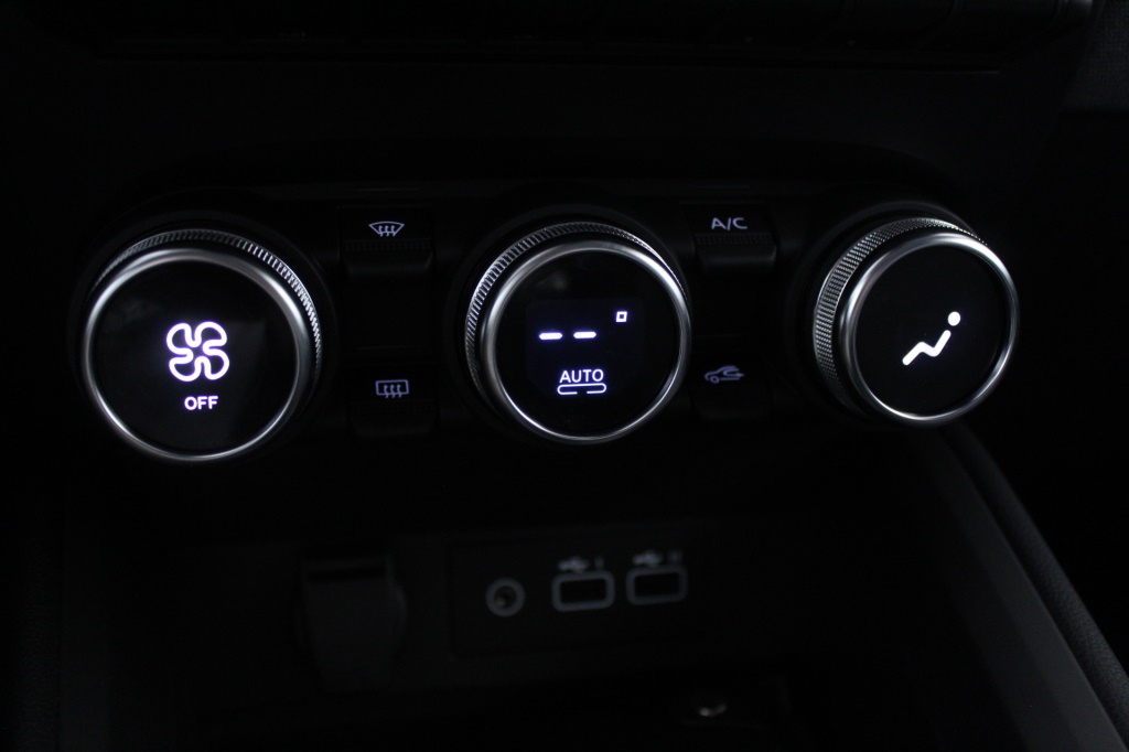 mitsubishi-colt-2024-gasolina-999cc