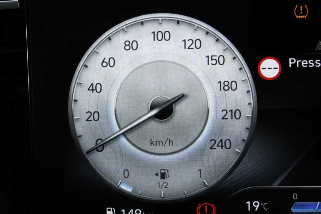 hyundai-tucson-2022-diesel-1598cc
