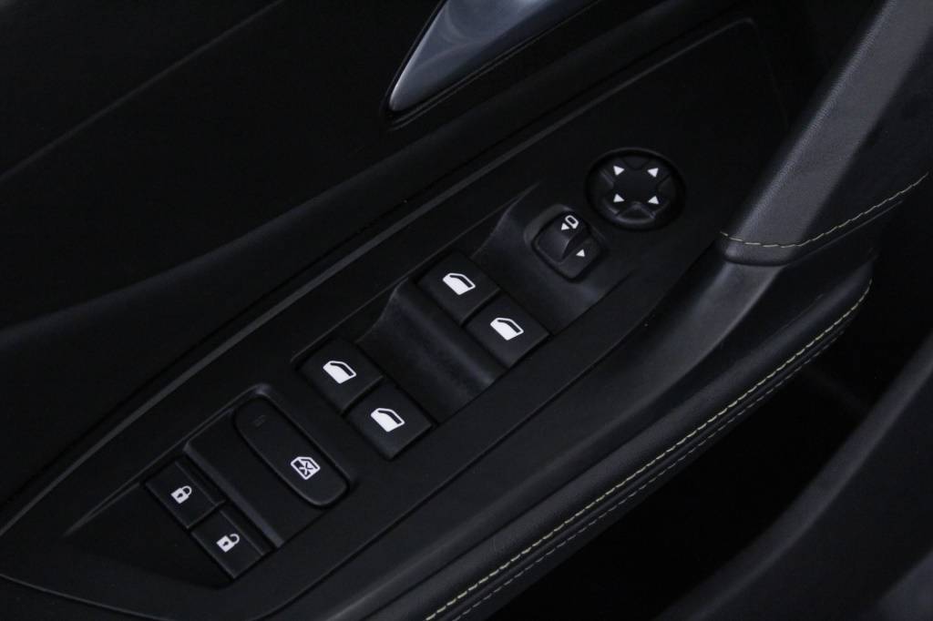 peugeot-308-2024-hibrido-1598cc