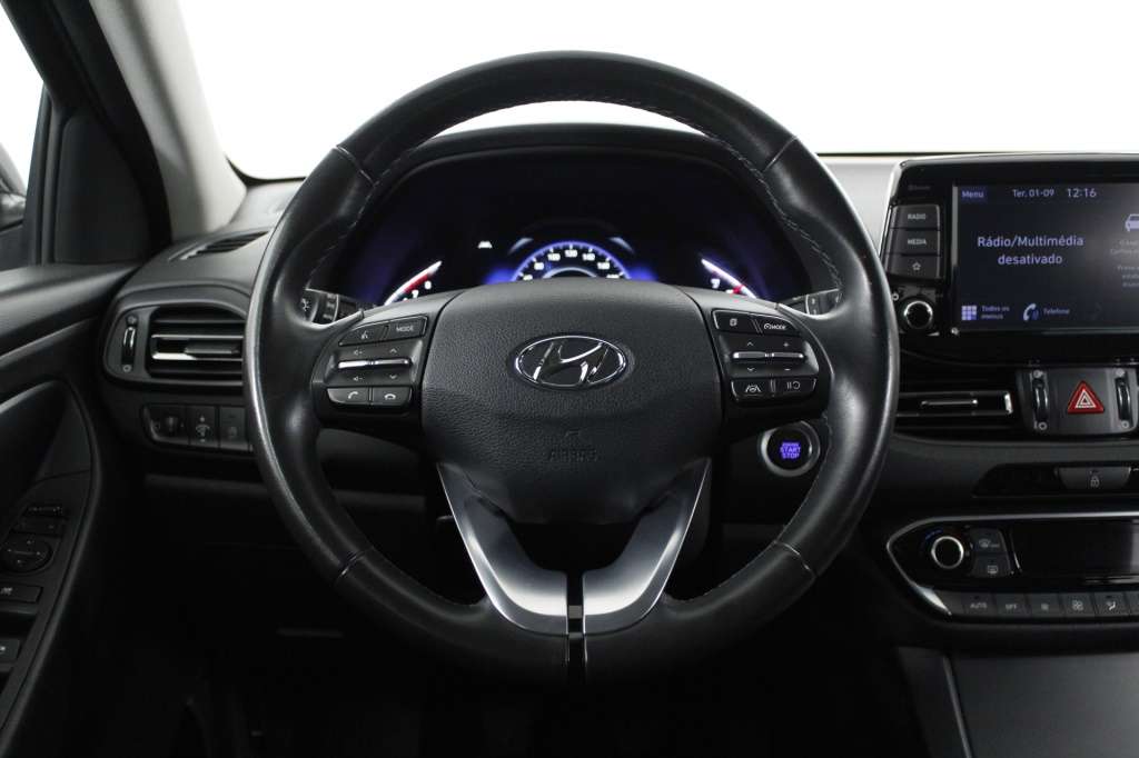 hyundai-i30-2024-gasolina-998cc