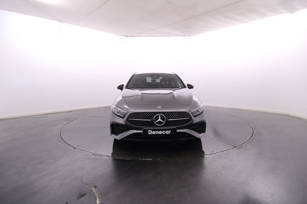 mercedes-benz-classe-a-2024-hibrido-1332cc