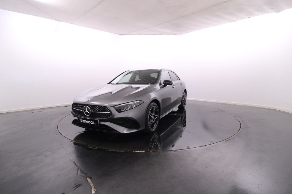 mercedes-benz-classe-a-2024-hibrido-1332cc