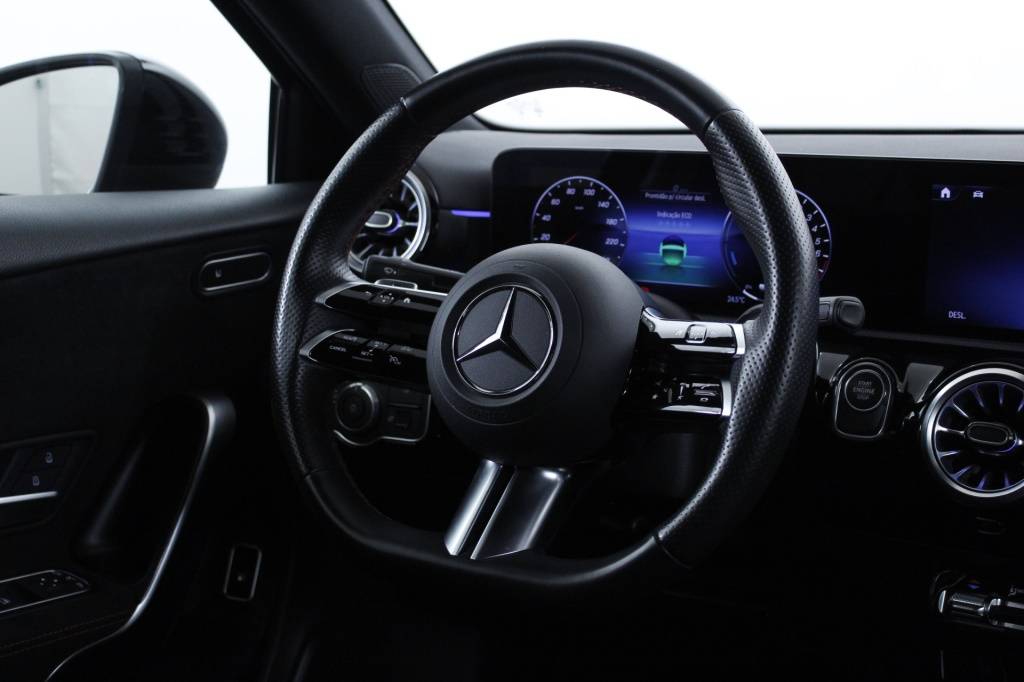 mercedes-benz-classe-a-2024-hibrido-1332cc